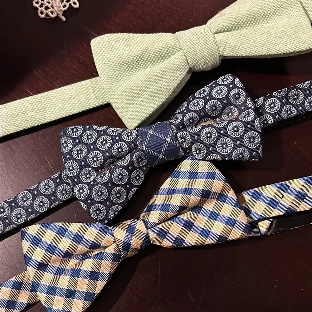 Saddlebred boys Green, Blue, and Yellow Bow Tie Set lot of 3